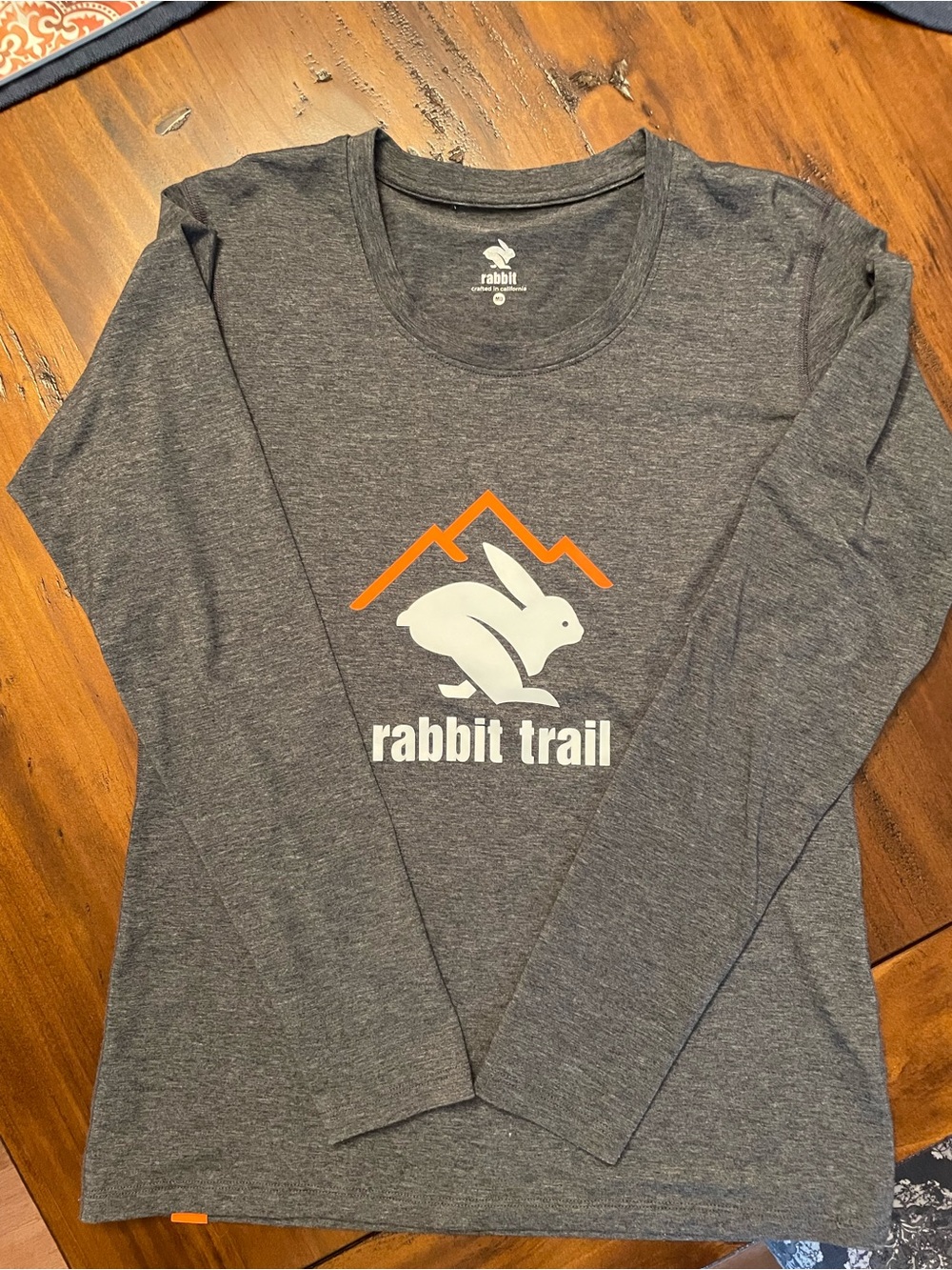 Rabbit Trail Running Apparel Long Sleeve Tee Heathered Charcoal Size: Women's M